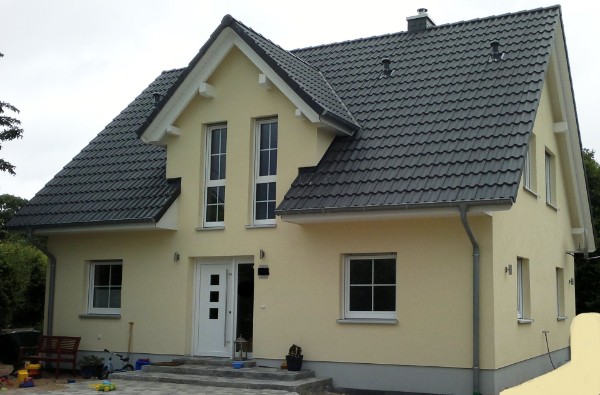 EFH mit sichtbaren Freigebinden EFH mit sichtbaren Freigebinden