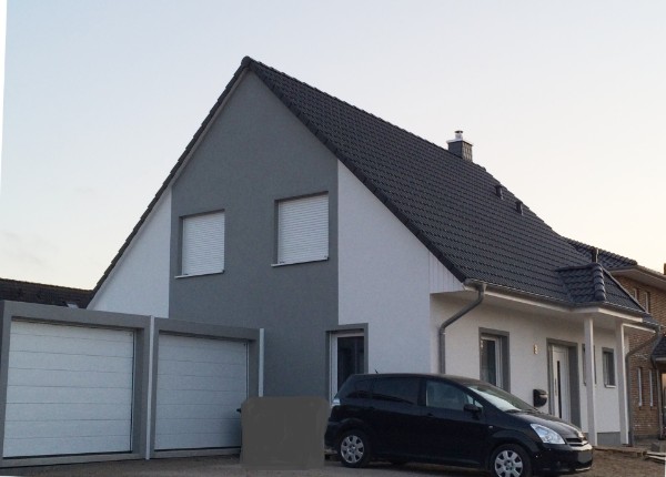 EFH mit Doppelfertiggarage EFH mit Doppelfertiggarage